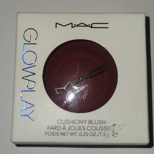 MAC Glow Play Cushion Blush.Color is PLUSH PEPPER
